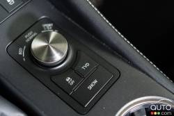 Boutton de contrôle des modes de conduite de la Lexus RC F 2015