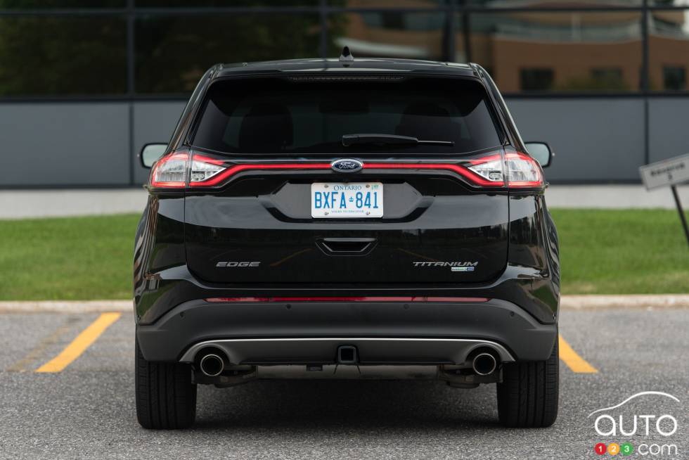 2015 Ford Edge Titanium rear view