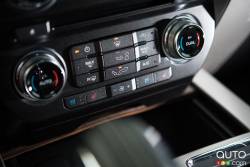 Contrôle du système de climatisation du Ford F-150 Lariat FX4 4x4 2016