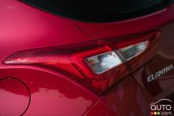 2016 Hyundai Elantra GT Limited tail light