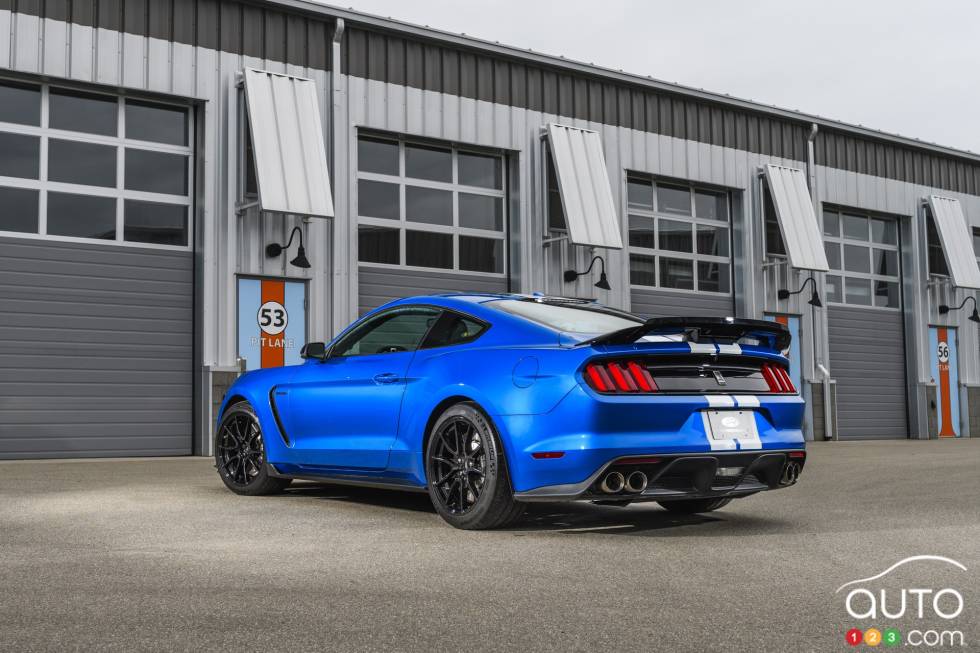 We drive the 2019 Ford Mustang Shelby GT350