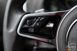 2015 Porsche Cayenne S E-Hybrid steering wheel mounted audio controls