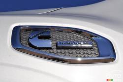 2016 Nissan Titan XD engine detail