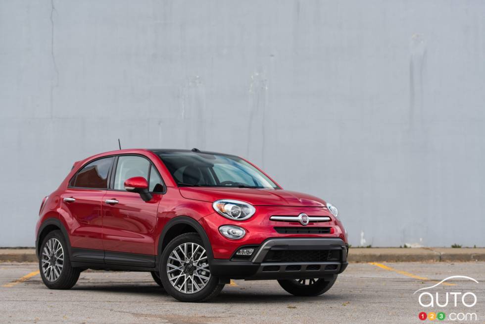 2016 Fiat 500x front 3/4 view