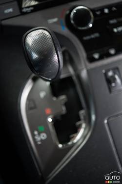 2016 Toyota Venza Redwood edition shift knob