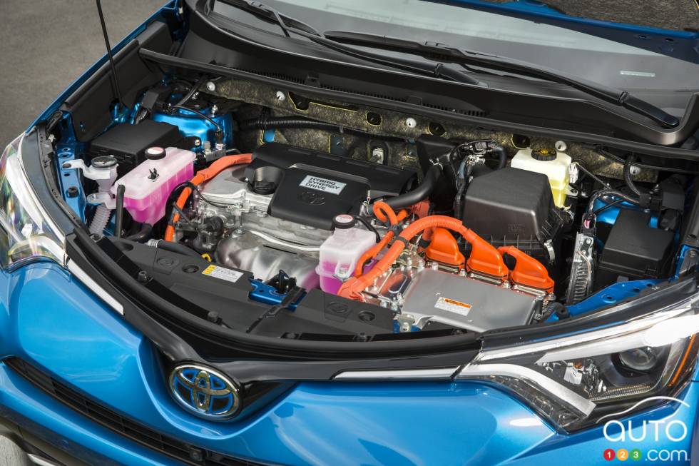 2016 Toyota RAV4 Hybrid engine