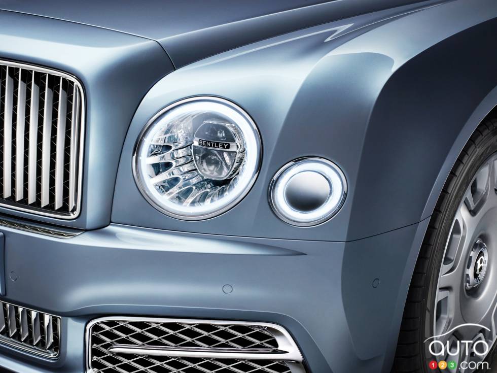 2016 Bentley Mulsanne headlight