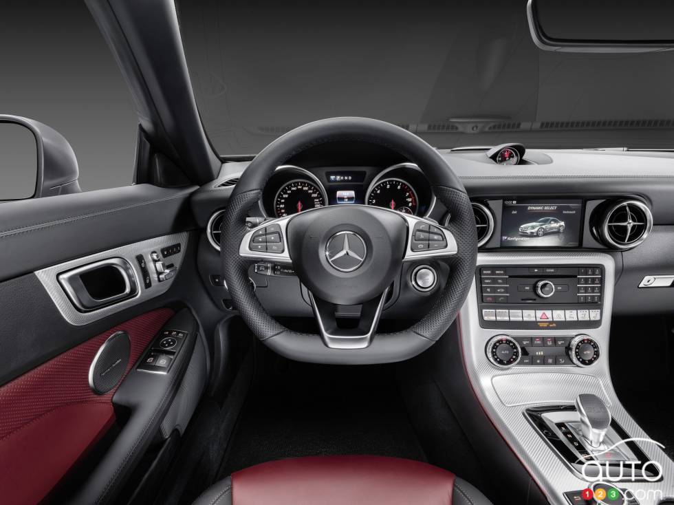 2017 Mercedes-Benz SLC cockpit