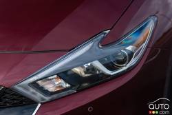 2015 Nissan Maxima Platinum headlight