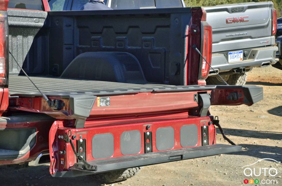 Introducing the new 2019 GMC Sierra AT4
