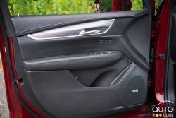 2016 Cadillac XT5 door panel