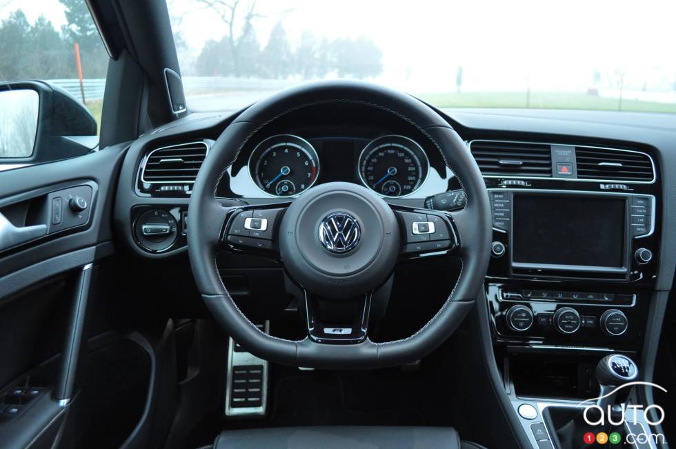 Volant de la Volkswagen Golf R 2016