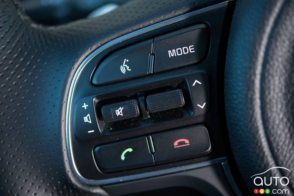 2016 Kia Optima SXL steering wheel mounted audio controls