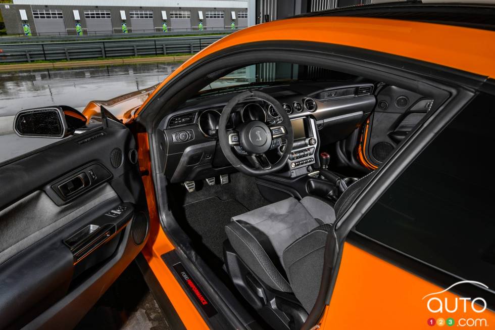 We drive the 2019 Ford Mustang Shelby GT350