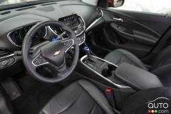 2016 Chevrolet Volt cockpit