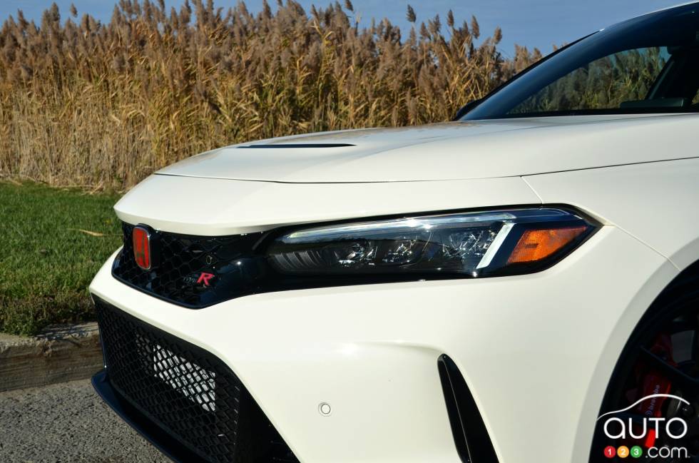 We drive the 2023 Honda Civic Type R