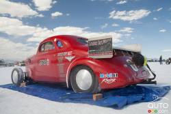 Buddy Walker, de Greeley, au Colorado, s’est pointé avec sa Chevrolet 1938 à moteur V8 Cadillac à chambres de combustion plates.