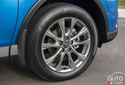 2016 Toyota RAV4 Hybrid wheel