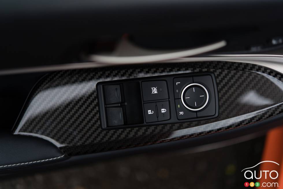 Détail intérieur de la Lexus RC F 2015