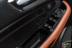 2015 Ford Edge Titanium door panel