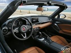 2017 Fiat 124 Spyder dashboard
