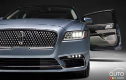 Introducing the 2019 Lincoln Continental Coach Door Edition