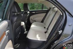 2016 Chrysler 300 C rear seats