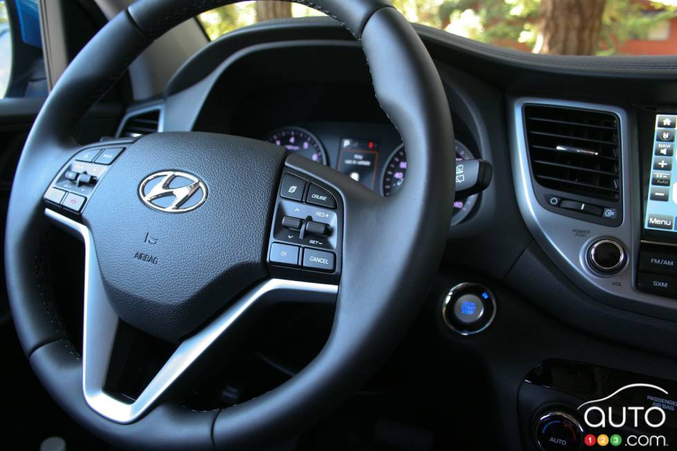 2016 Hyundai Tucson steering wheel