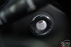 Bouton de démarrage et arrêt du moteur de la Nissan Pathfinder Platinum AWD 2015