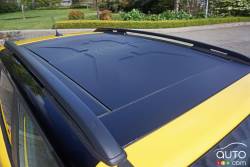2016 Jeep Renegade Trailhawk panoramic sunroof