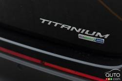 Écusson de la version du Ford Edge Titanium 2015