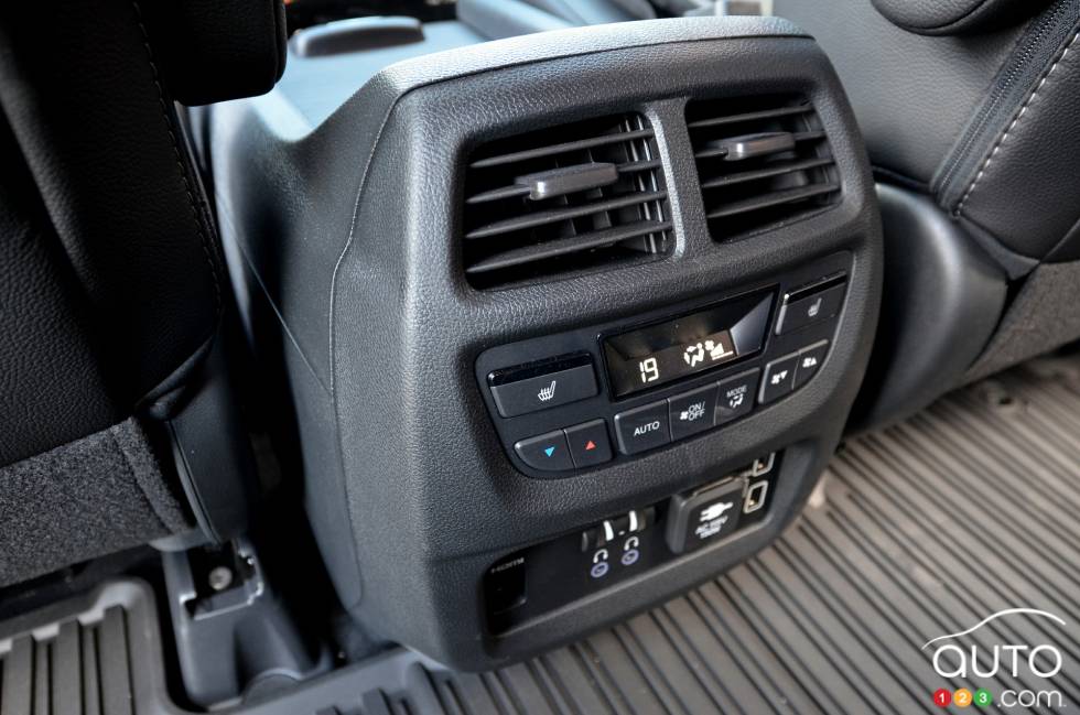 We drive the 2022 Honda Pilot Touring