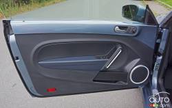 2016 Volkswagen Beetle Convertible Denim door panel