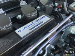 Détail du moteur de la Honda Civic Touring 2016