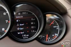 2016 Porsche Cayenne Turbo S vehicle info gauge