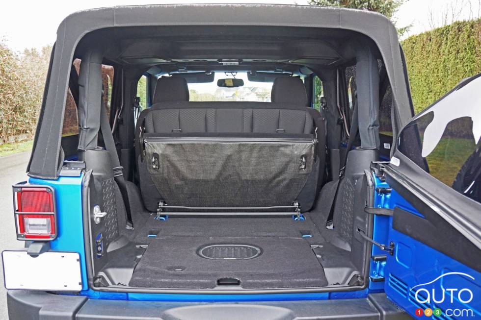 2016 Jeep Wrangler Sport S trunk