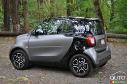2016 Smart fortwo rear 3/4 view