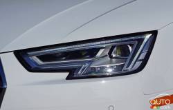 Phare avant de l'Audi A4 TFSI Quattro 2017