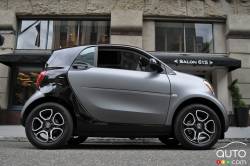 2016 Smart fortwo side view