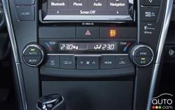 Contrôle du système de climatisation de la Toyota Camry XLE 2016