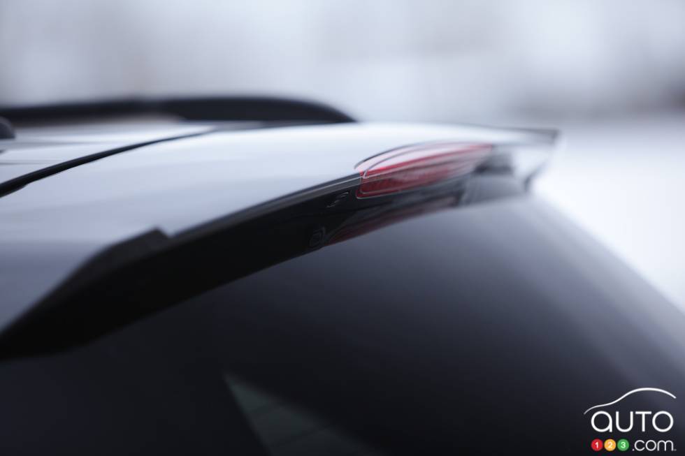 Rear spoiler
