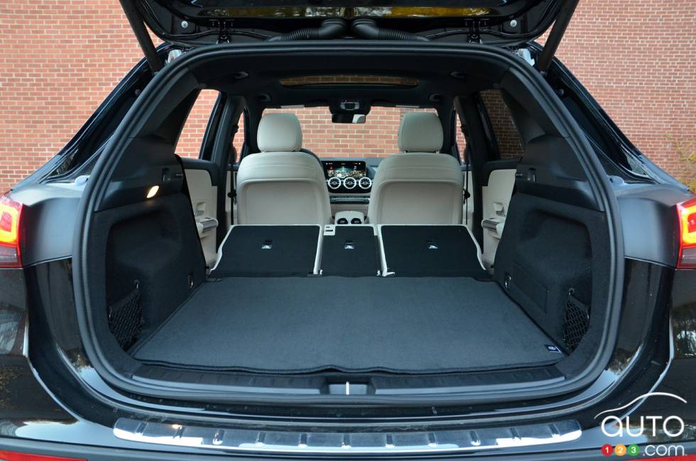We drive the 2021 Mercedes-Benz GLA 250 4MATIC