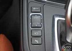Boutton de contrôle des modes de conduite de la BMW 340i xDrive 2016