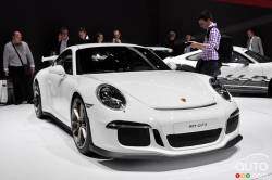 Front 3/4 view of the 2014 Porsche 911 GT3