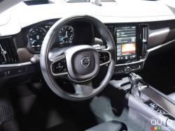 L'intérieur de la Volvo V90 Cross Country 2017