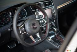 2016 Volkswagen Golf GTI steering wheel