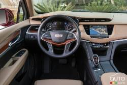 Habitacle du conducteur du Cadillac XT5 2017