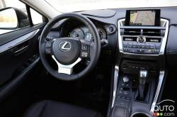 Photos de la Lexus Nx 300h 2015Cockpit