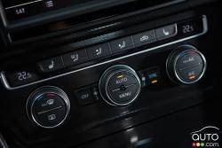 2016 Volkswagen Golf GTI climate controls