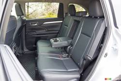 2016 Toyota Highlander XLE AWD rear seats